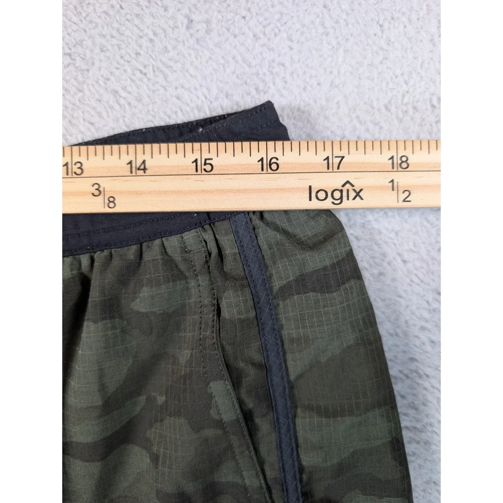 Vuori Kore Shorts Mens XXL Green Camo 2-in-1 Lined Athletic Training 7.5 Inseam